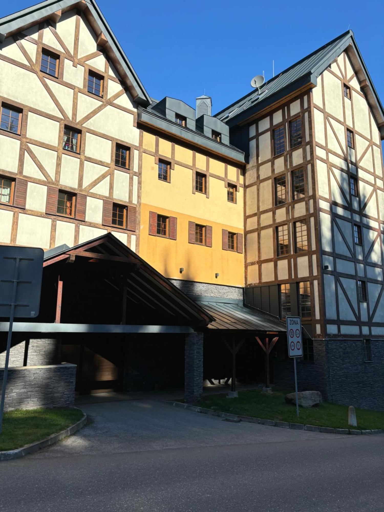 Apartman Petra Clinic Javor بيتس بود سنيزكو المظهر الخارجي الصورة